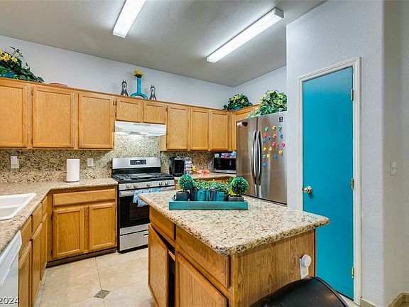3rd image of 2501 Blue Aloe Ct