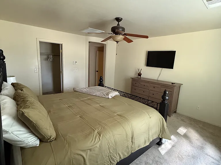 2101 E Sunland Ave — Photo 9