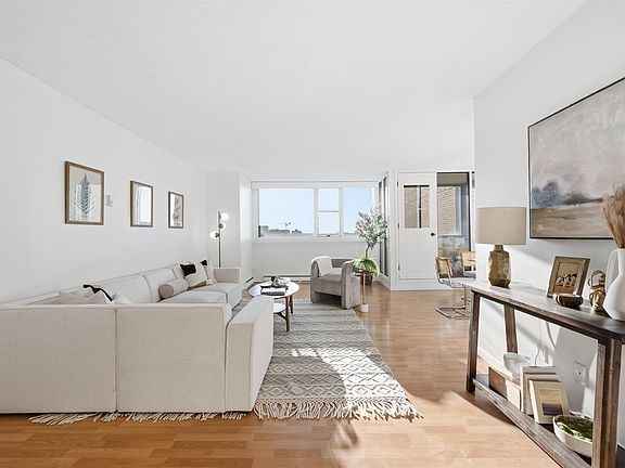 4th image of 5959 Spring Garden Rd #1409