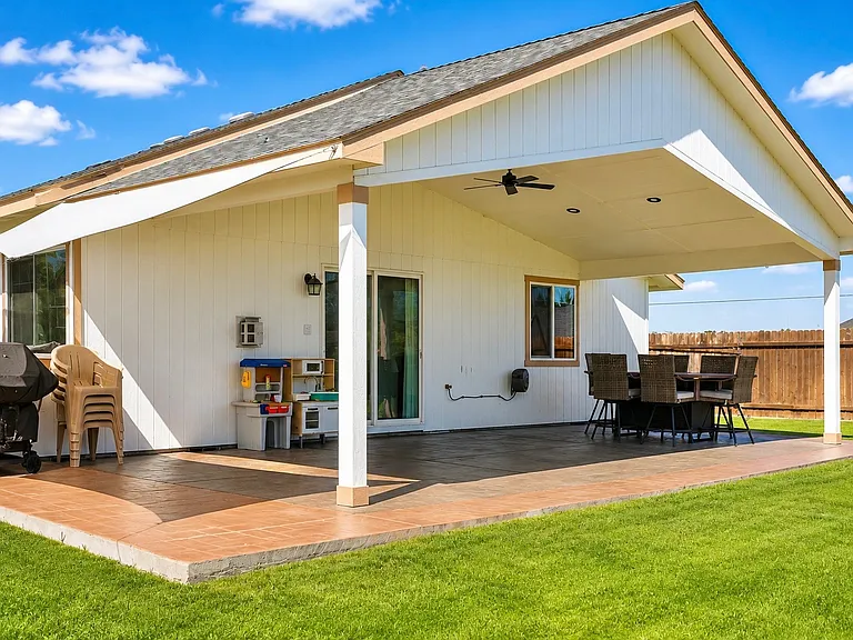 8516 Desoto Dr — Photo 13