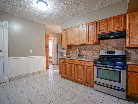 2nd image of 1622 S 5th St