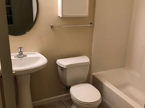 5th image of 7 Wells Pl #A/b