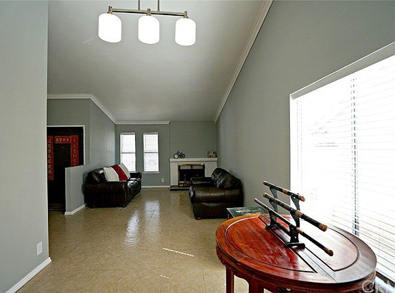 3rd image of 2047 Delores St