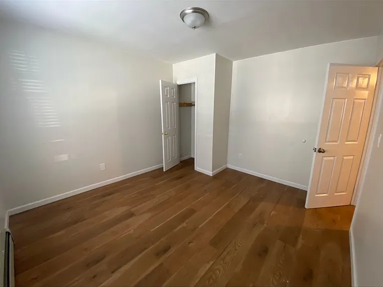 7326 Queens Midtown Expy #1 — Photo 4