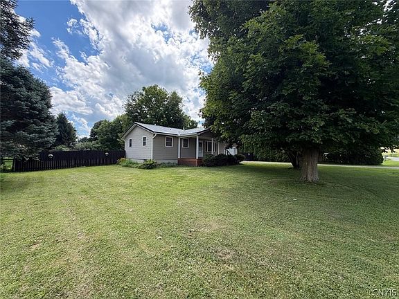 3rd image of 1648 White Bridge Rd
