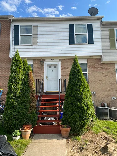 567 W Diamond Ave Photo 1