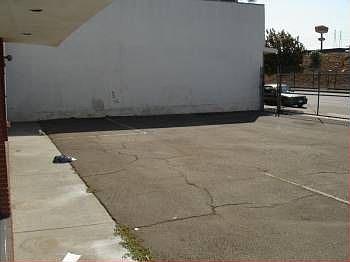4th image of 233 E Pomona Blvd
