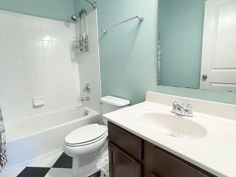 1670 Primrose Ave — Photo 23