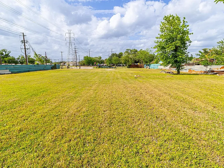 1710 Berry Rd — Photo 8
