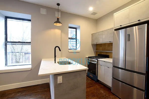 Rented by null | media 38