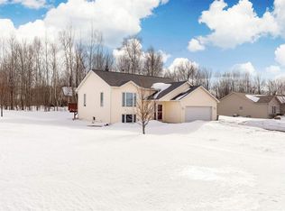 5252 Falcon Dr, Hermantown, MN 55811