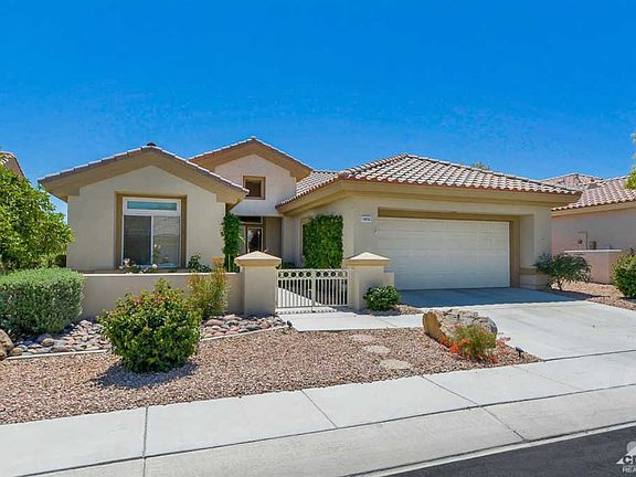 3rd image of 78935 Mimosa Dr