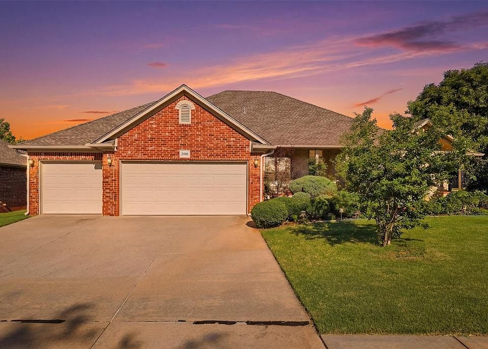 1st image of 2916 Tara Ln