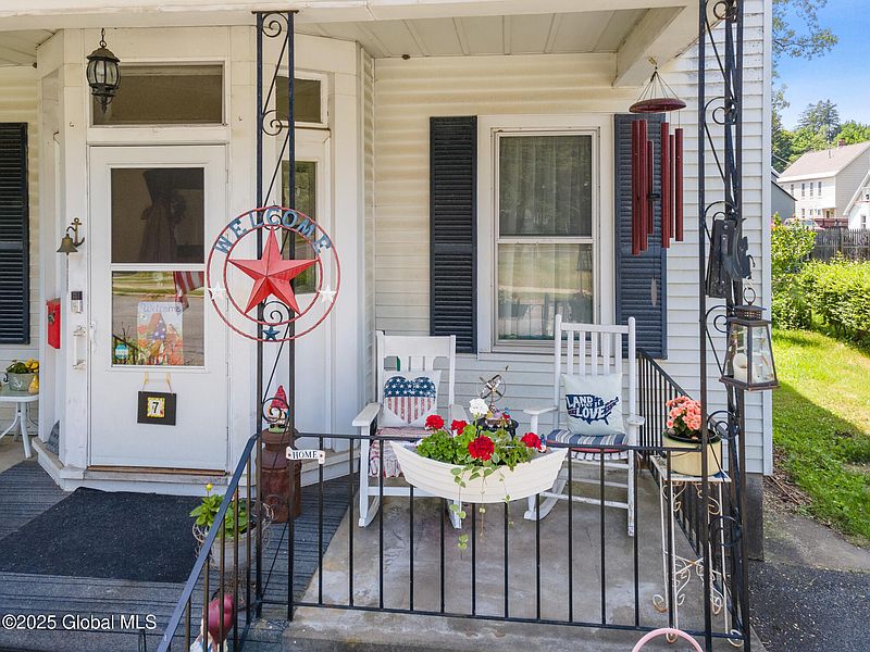 4th image of 7 Bruce Street