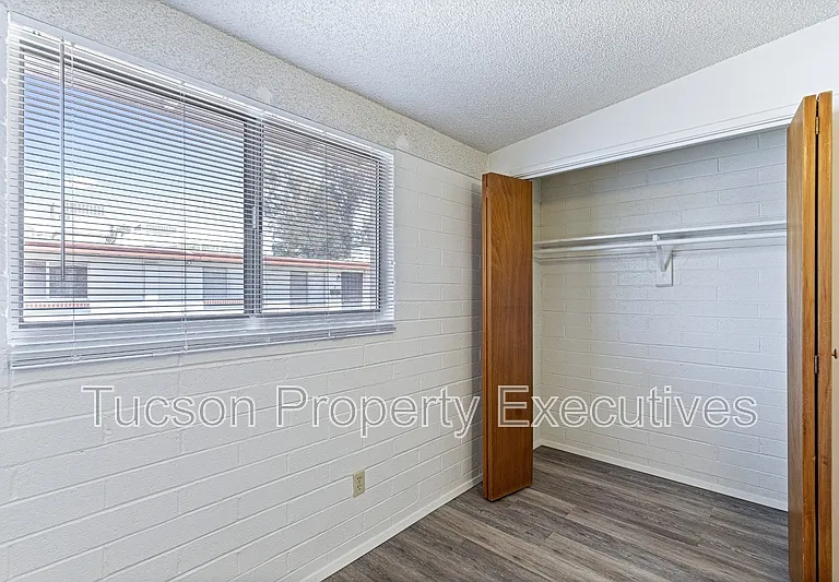 4246 E Pima St #D — Photo 17