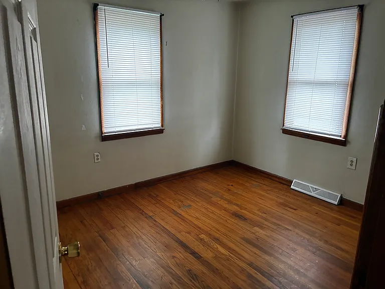 1801 Clawson St — Photo 8