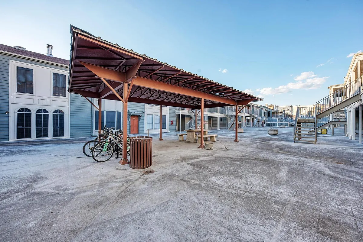 Building Photo - 2529 Rio Grande #61