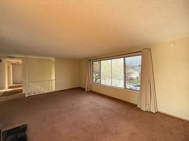 3355 Montebello Ave — Photo 4