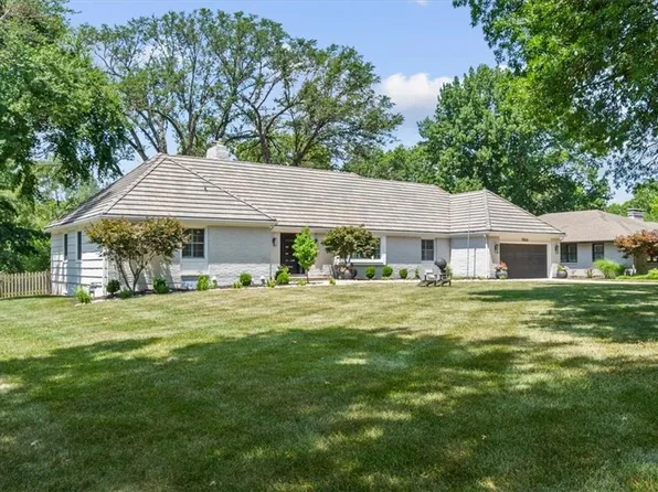 9614 Lee Blvd, Leawood, KS 66206