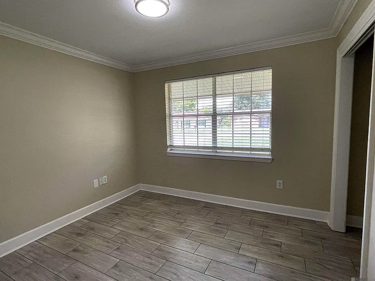331 E Bolivar Dr — Photo 21
