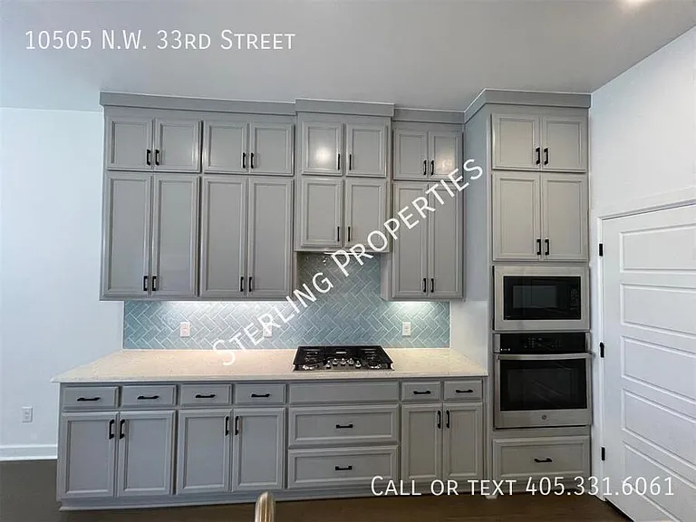 10505 N West 33rd St — Photo 11