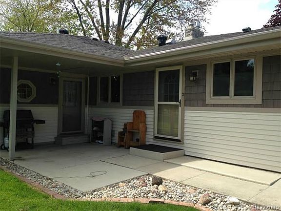 2nd image of 5315 N Hillcrest Dr