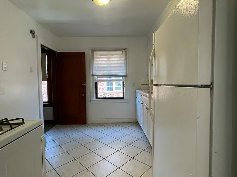 3656 Bedford St — Photo 3