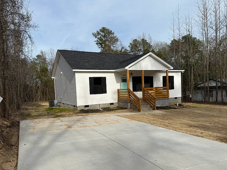 6408 Bishop Ave — Photo 2