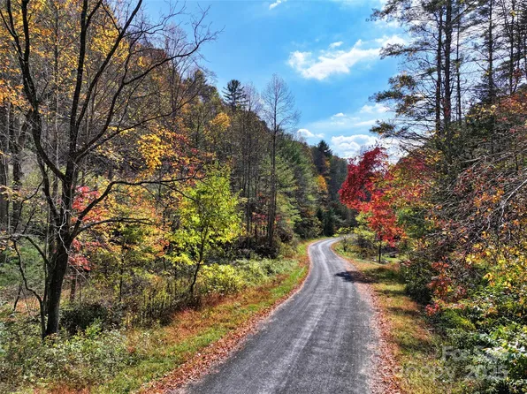 366 Renfro Rd, Green Mountain, NC 28740