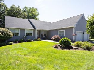 2 Turnberry Ct, Cheshire, CT 06410