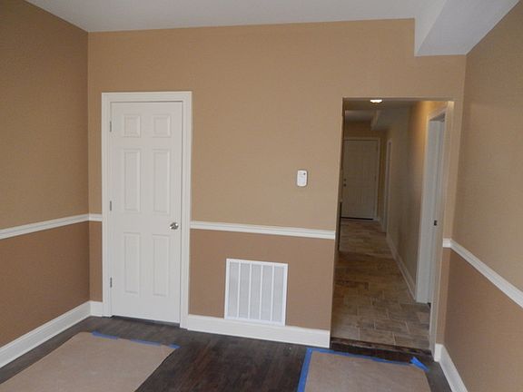 2nd image of 4422 S Richmond St