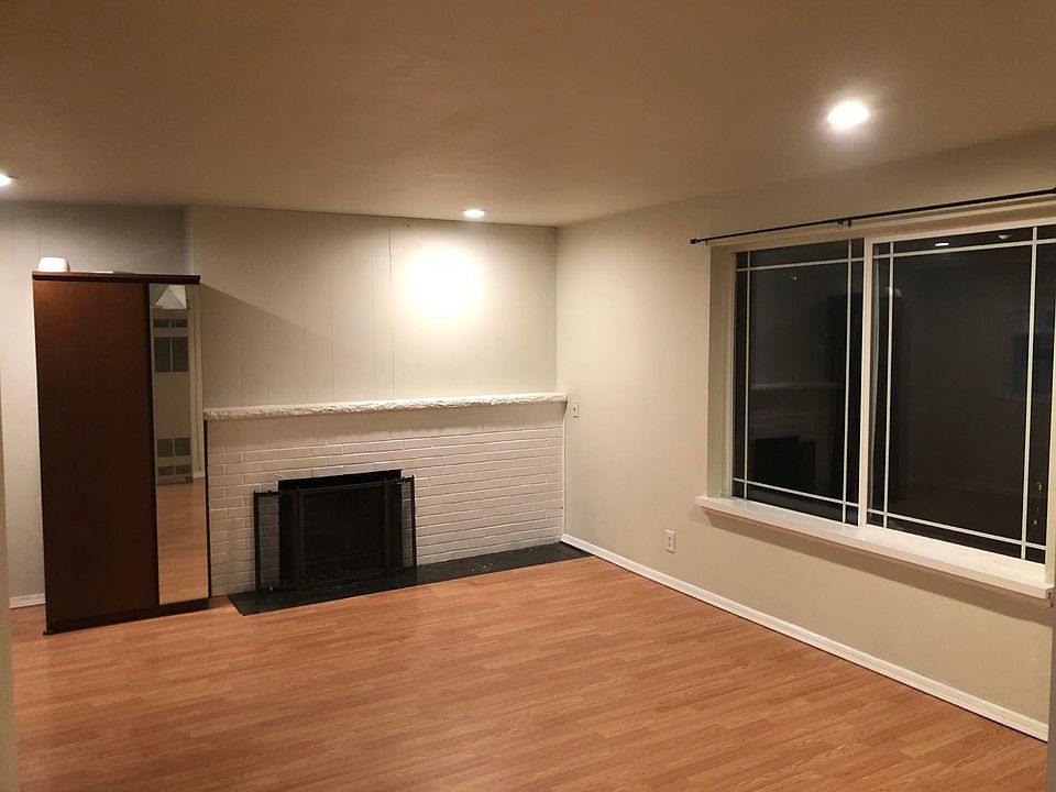 1st image of 6904 196th St SW #101