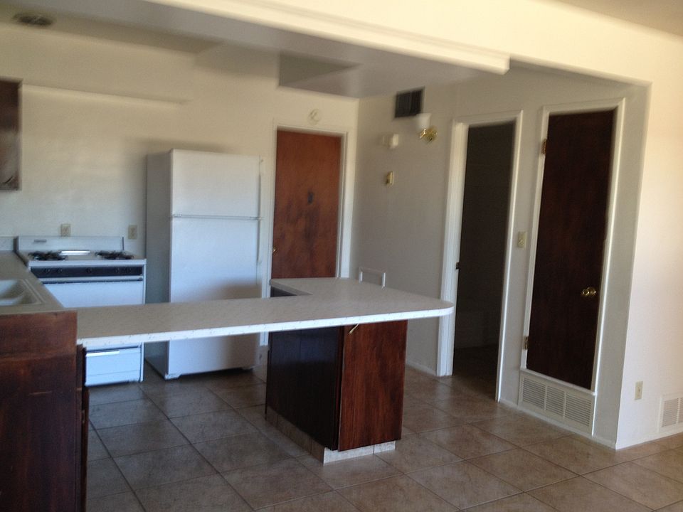 Kitchen and breakfast room