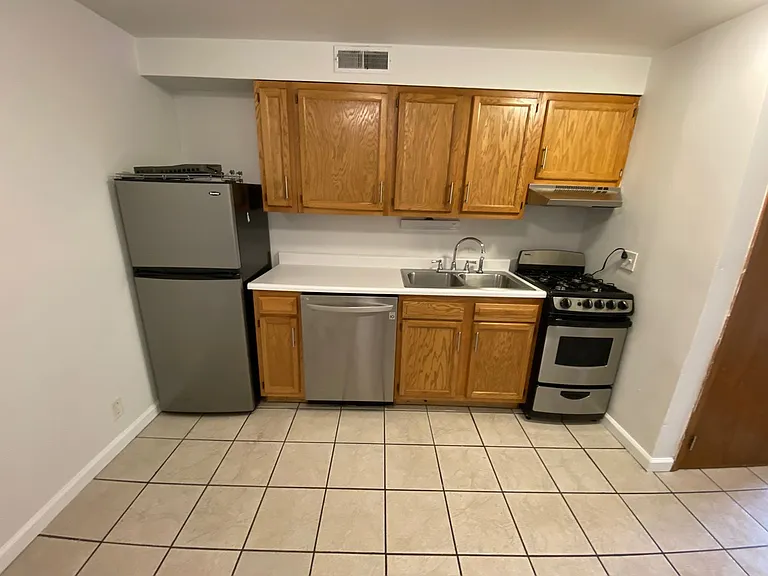 Summit St 1770 1770 — Photo 23
