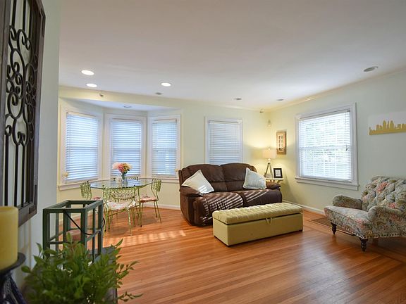 4th image of 7106 Wallace Ave