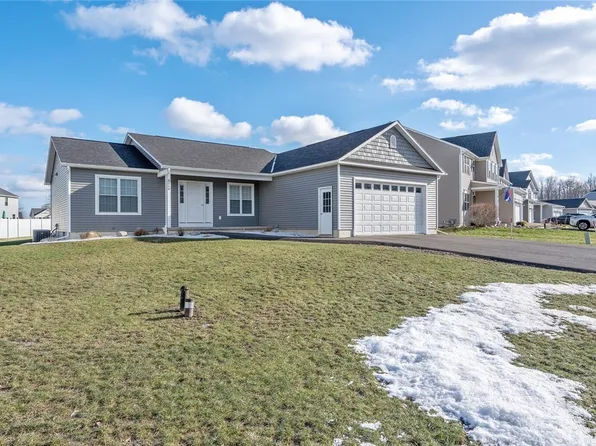 8640 Cobalt Dr, Cicero, NY 13039