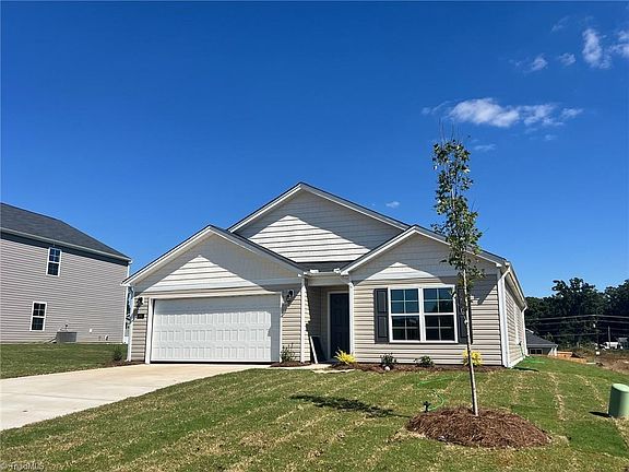 2nd image of 695 Fionn St