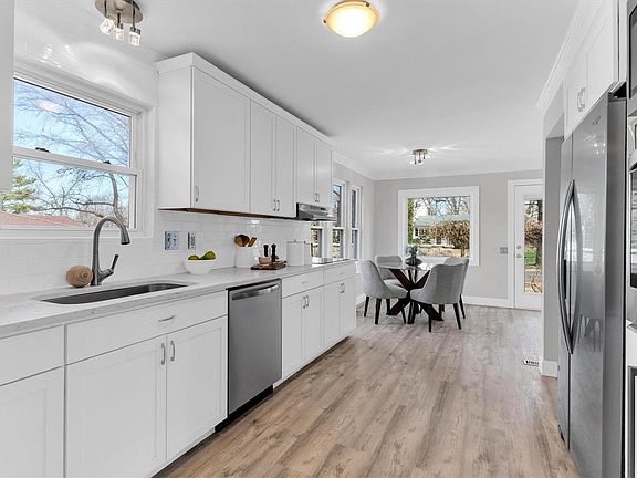 3rd image of 13303 Hobnail Dr