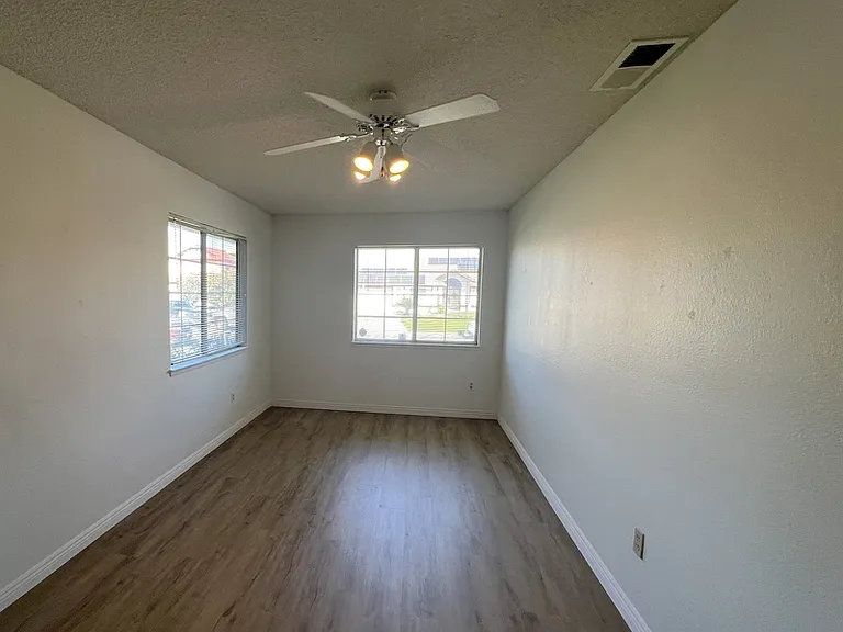 14009 Christella Ct — Photo 4