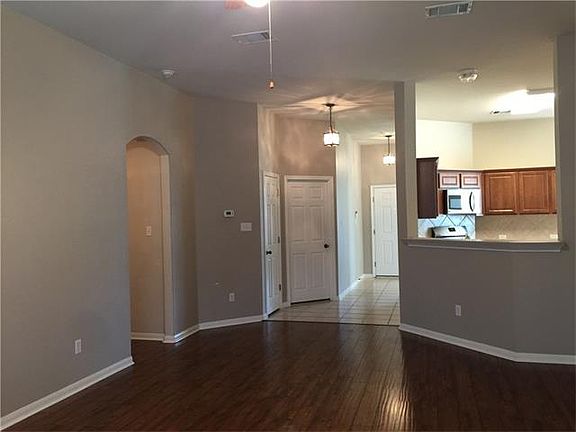 5th image of 1019 Saint Helena Dr
