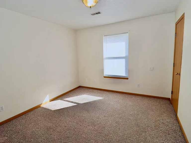 1248 Orchard Dr — Photo 8
