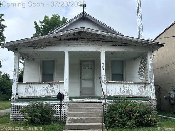955 Paddington Ave, Flint, MI 48507