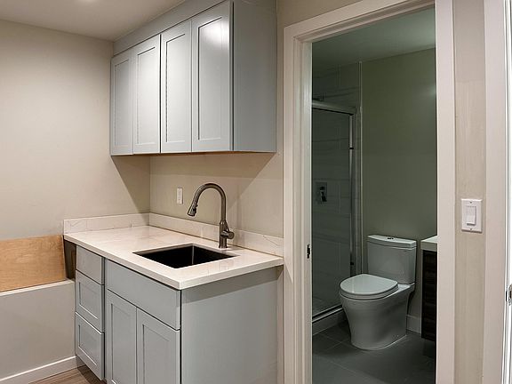 5th image of 164 Harold Ave #C