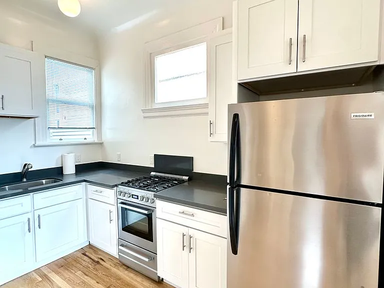 909 Haight St — Photo 3