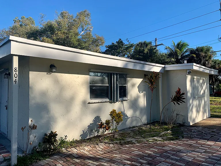 804 NW 19th Ter — Photo 14
