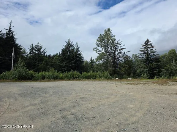 8 3rd Ave, Haines, AK 99827