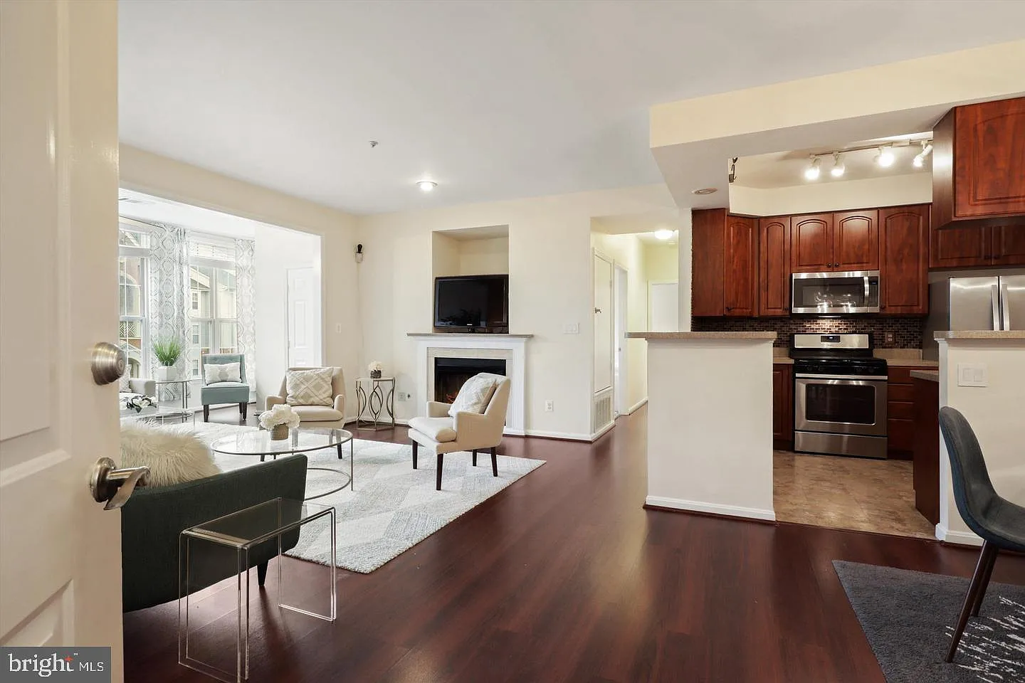 Carrdinal Place Condo — Photo 2