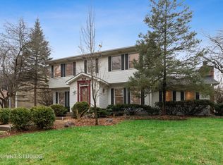 1219 Avalon Ln, Libertyville, IL 60048