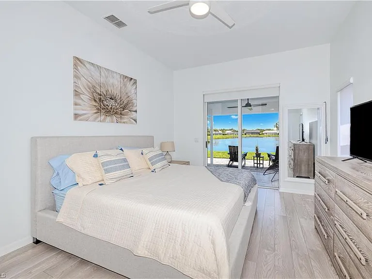 22589 Island Lakes Dr — Photo 16
