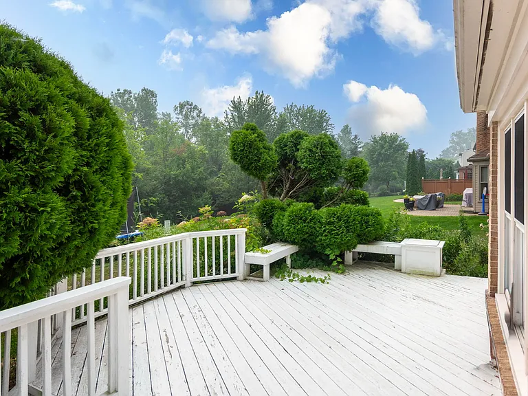 45520 Morningside Dr — Photo 13